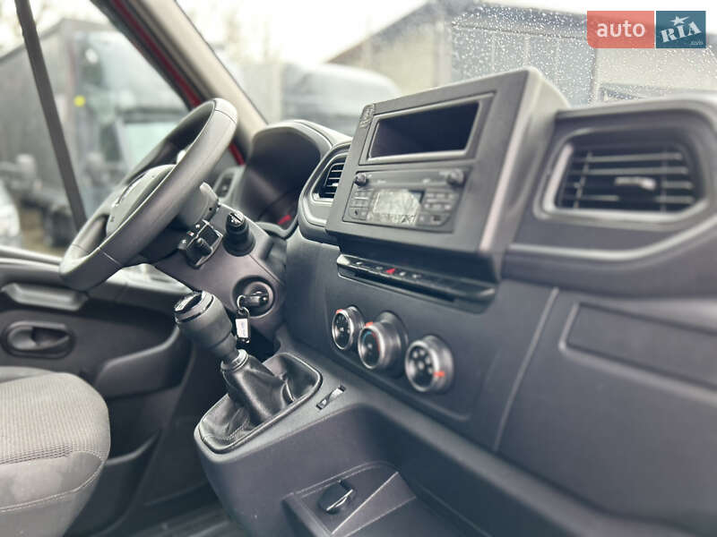 Грузовой фургон Renault Master 2024 в Хусте