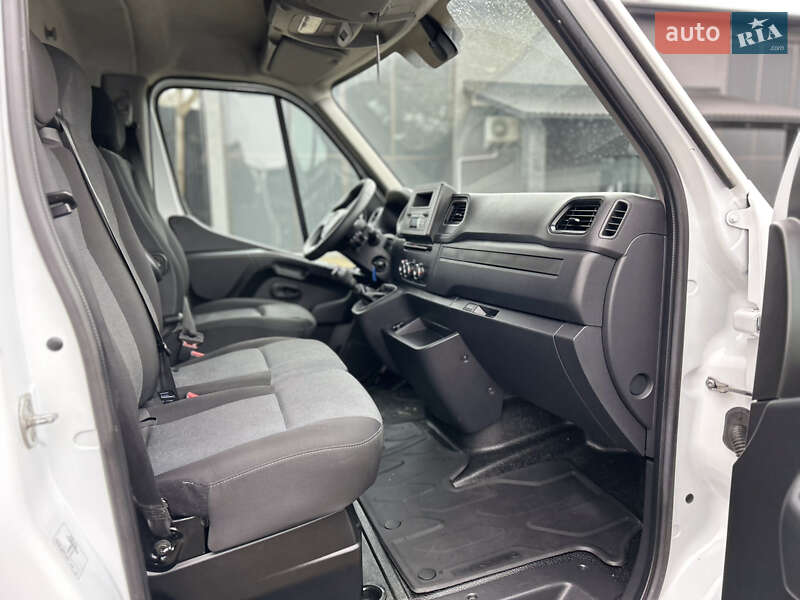 Тентований Renault Master 2023 в Хусті