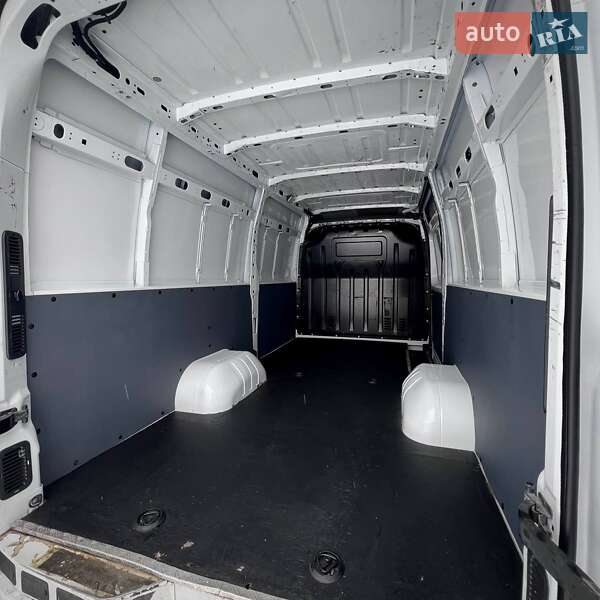 Вантажний фургон Renault Master 2019 в Києві