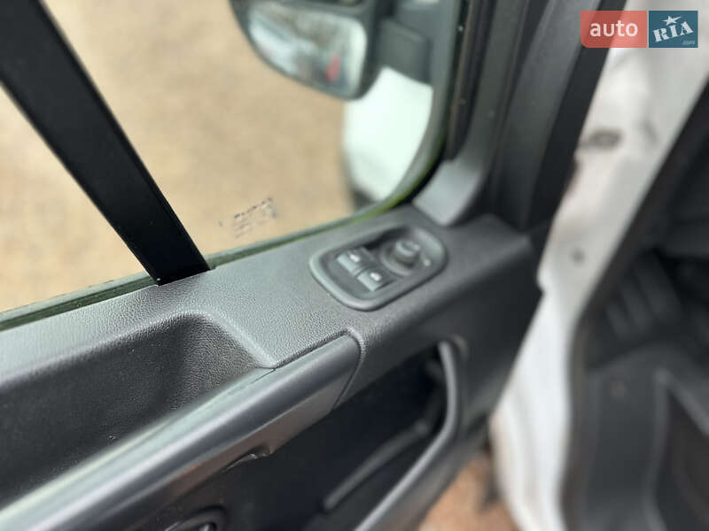 Вантажний фургон Renault Master 2019 в Рівному
