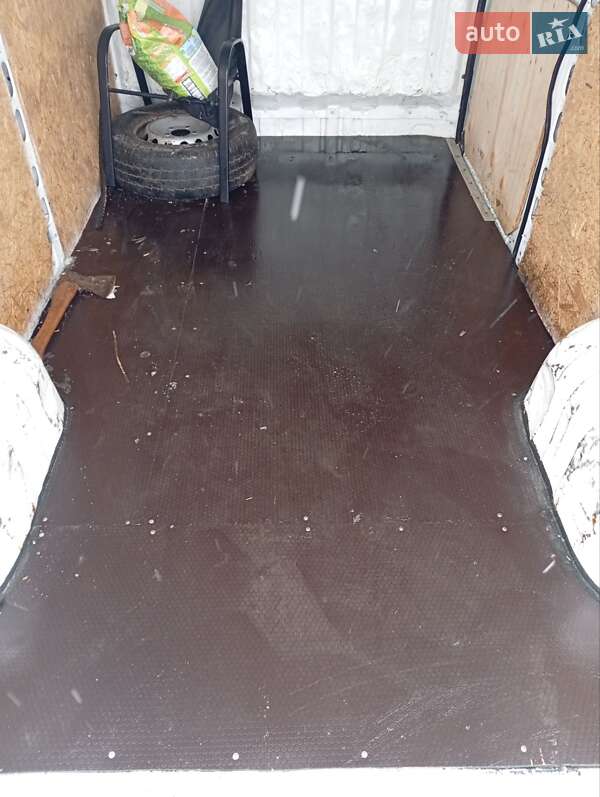 Вантажний фургон Renault Master 2003 в Умані