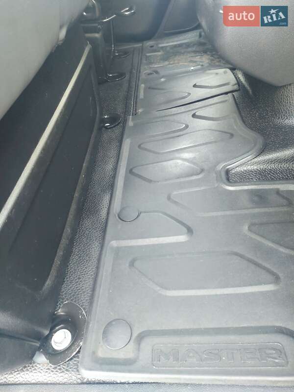 Грузовой фургон Renault Master 2019 в Млинове фото 24 Грузовой фургон Renault Master 2019 в Млинове