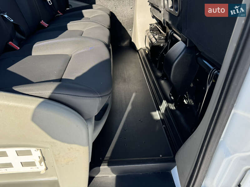 Вантажопасажирський фургон Renault Master 2017 в Києві