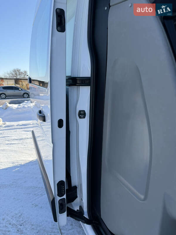 Грузопассажирский фургон Renault Master 2020 в Дубно