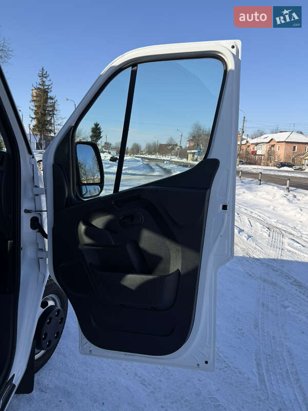 Грузопассажирский фургон Renault Master 2020 в Дубно