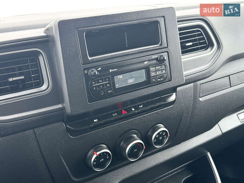 Вантажний фургон Renault Master 2021 в Рівному