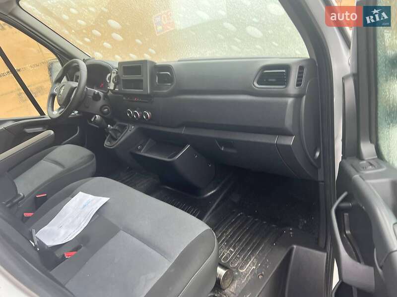 Вантажний фургон Renault Master 2021 в Полтаві