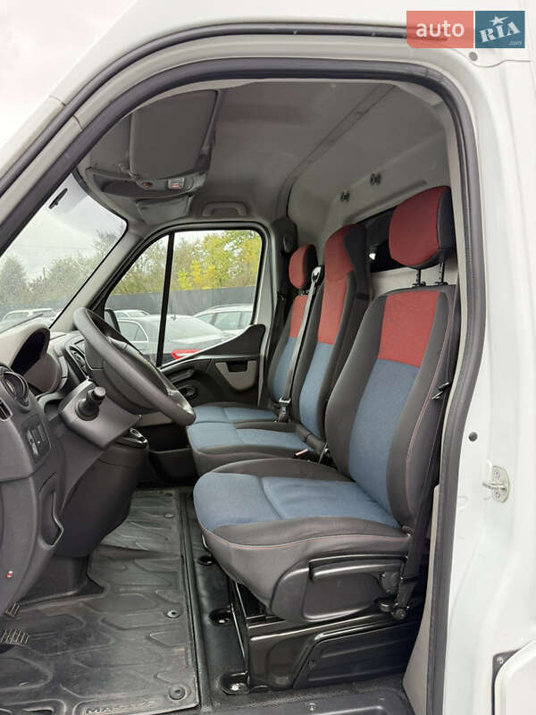 Грузовой фургон Renault Master 2017 в Дрогобыче