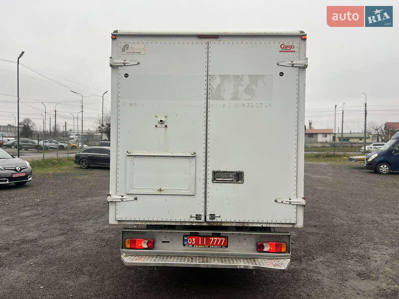 Вантажний фургон Renault Master 2015 в Луцьку