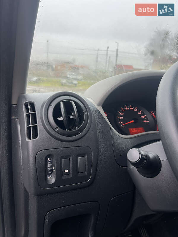 Вантажний фургон Renault Master 2015 в Луцьку