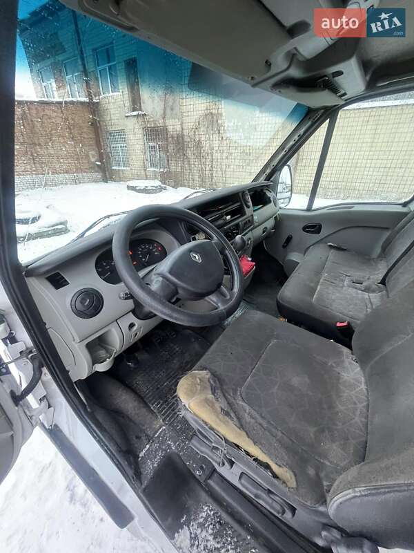 Вантажопасажирський фургон Renault Master 2007 в Києві