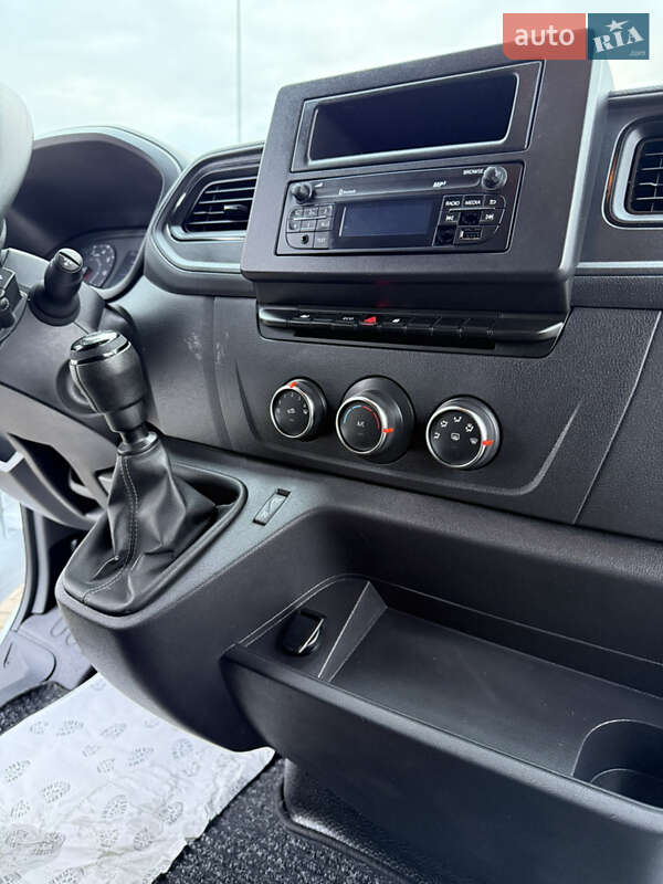 Вантажний фургон Renault Master 2022 в Дрогобичі
