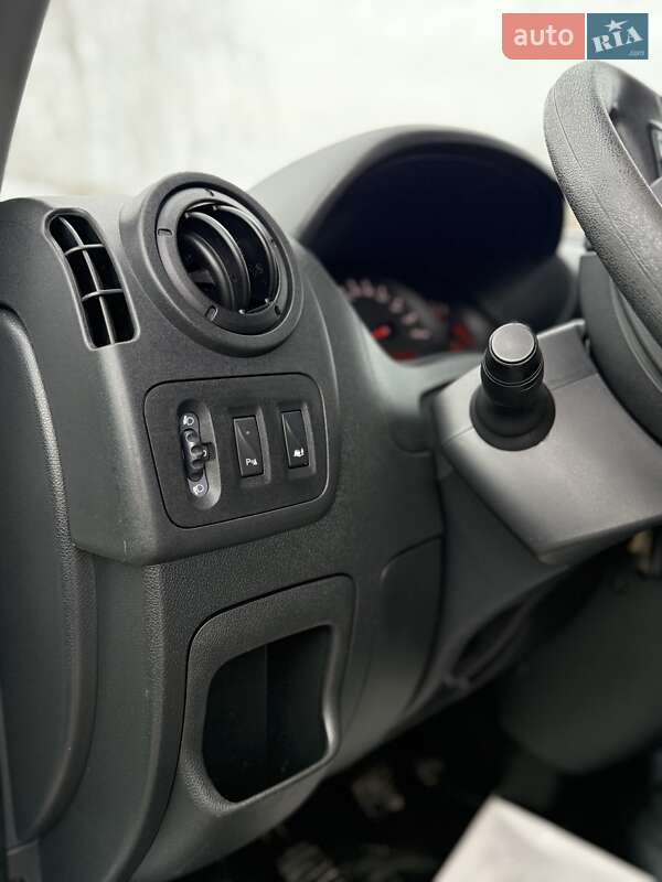 Мікроавтобус вантажний (до 3,5т) Renault Master 2018 в Рівному