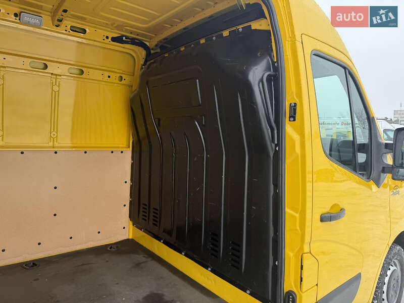 Вантажний фургон Renault Master 2022 в Луцьку