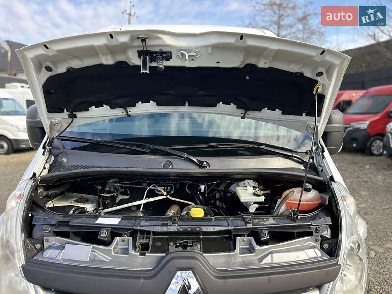 Вантажний фургон Renault Master 2018 в Хусті