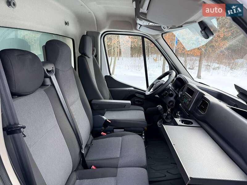 Грузовой фургон Renault Master 2022 в Киеве