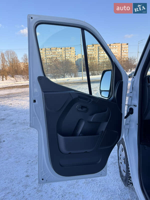 Грузовой фургон Renault Master 2022 в Киеве