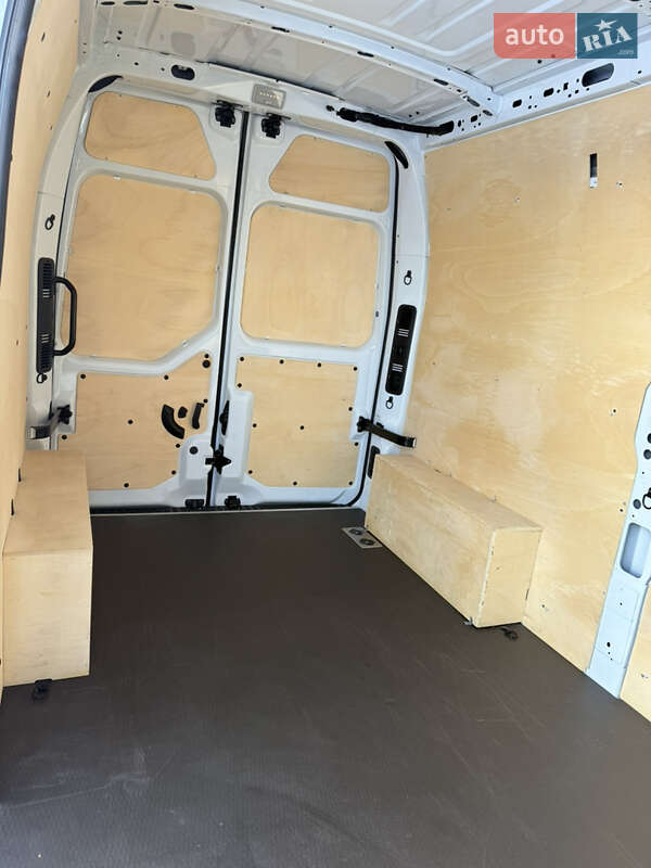 Грузовой фургон Renault Master 2022 в Киеве