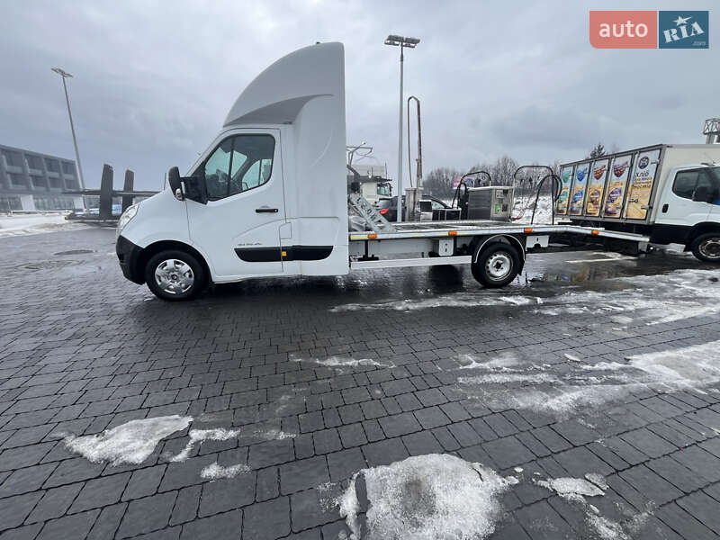 Евакуатор Renault Master 2016 в Львові