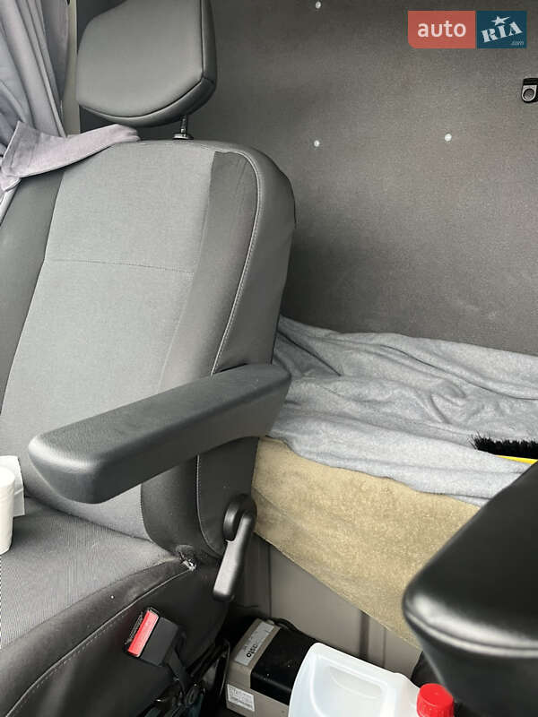 Евакуатор Renault Master 2016 в Львові