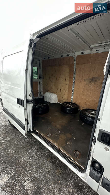 Грузовой фургон Renault Master 2009 в Умани