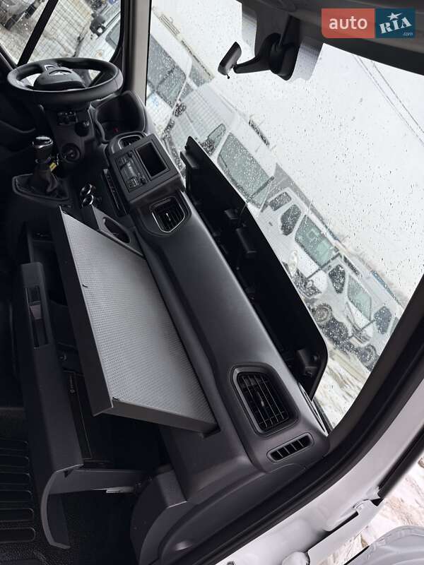 Грузовой фургон Renault Master 2020 в Львове