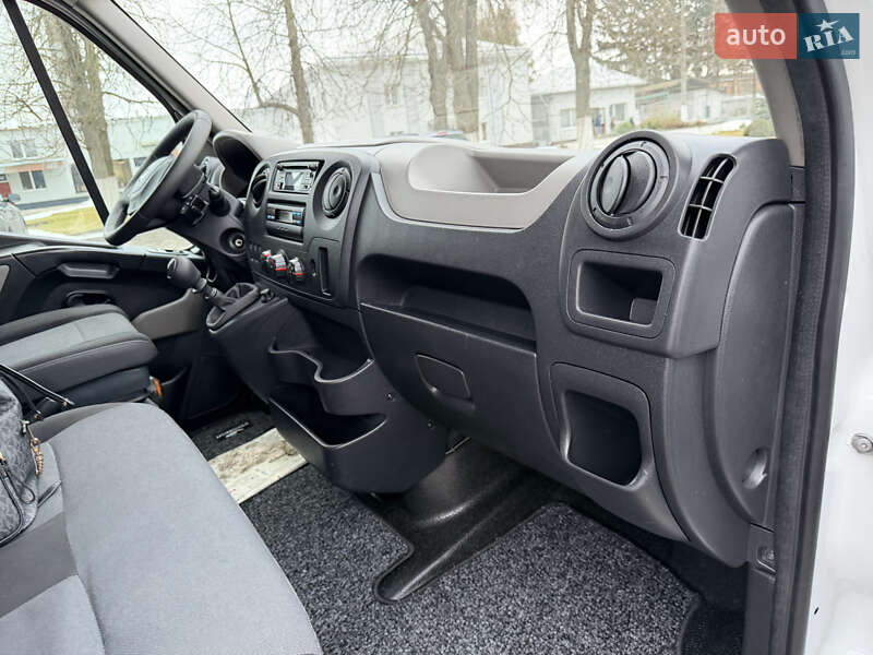 Тентованый Renault Master 2018 в Дубно