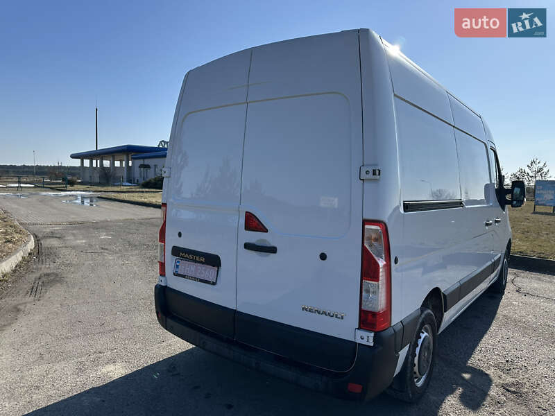 Вантажний фургон Renault Master 2016 в Радехові