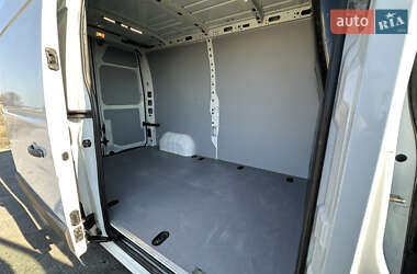 Грузовой фургон Renault Master 2016 в Радехове