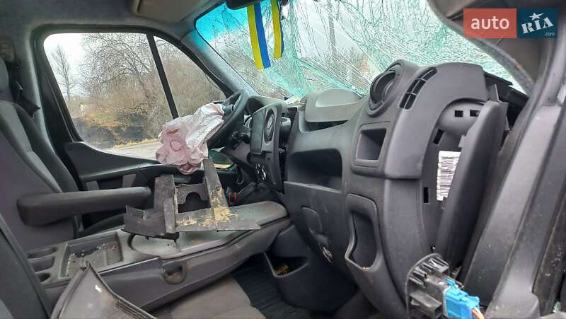 Грузопассажирский фургон Renault Master 2015 в Черновцах