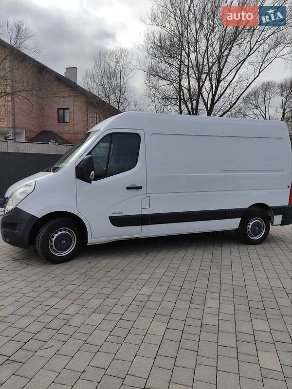 Грузовой фургон Renault Master 2015 в Львове