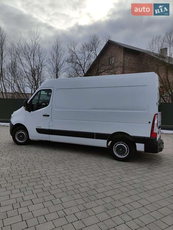 Грузовой фургон Renault Master 2015 в Львове