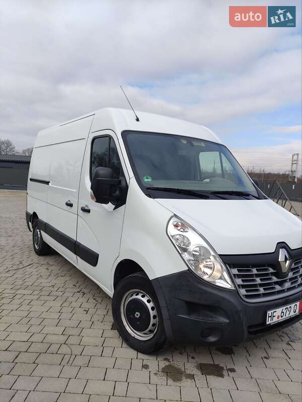 Грузовой фургон Renault Master 2015 в Львове