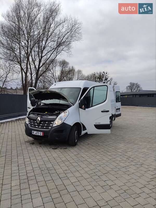 Грузовой фургон Renault Master 2015 в Львове