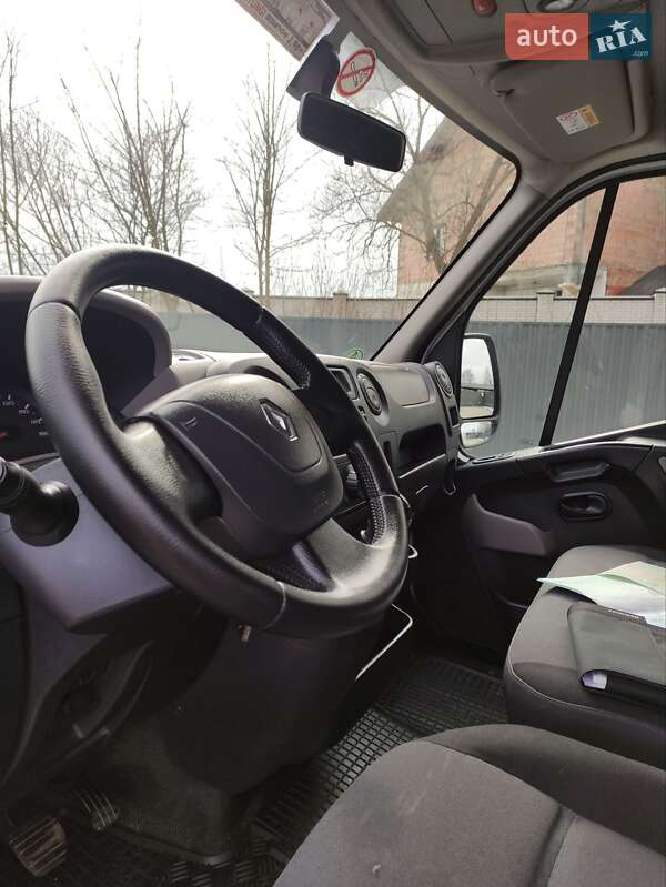 Грузовой фургон Renault Master 2015 в Львове