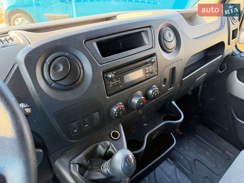 Вантажний фургон Renault Master 2016 в Дубні