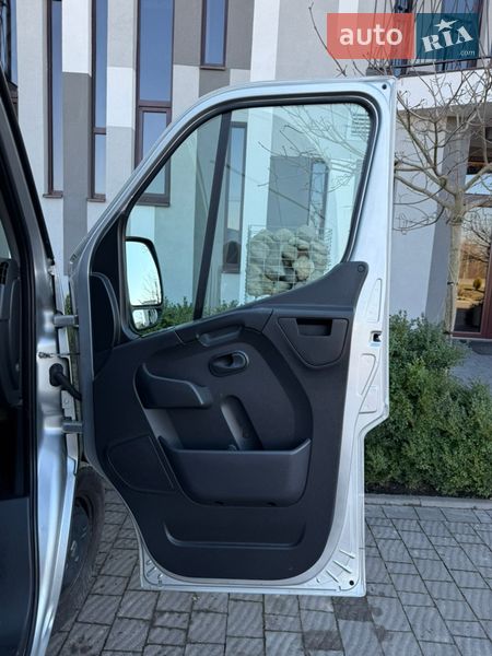Вантажний фургон Renault Master 2019 в Стрию