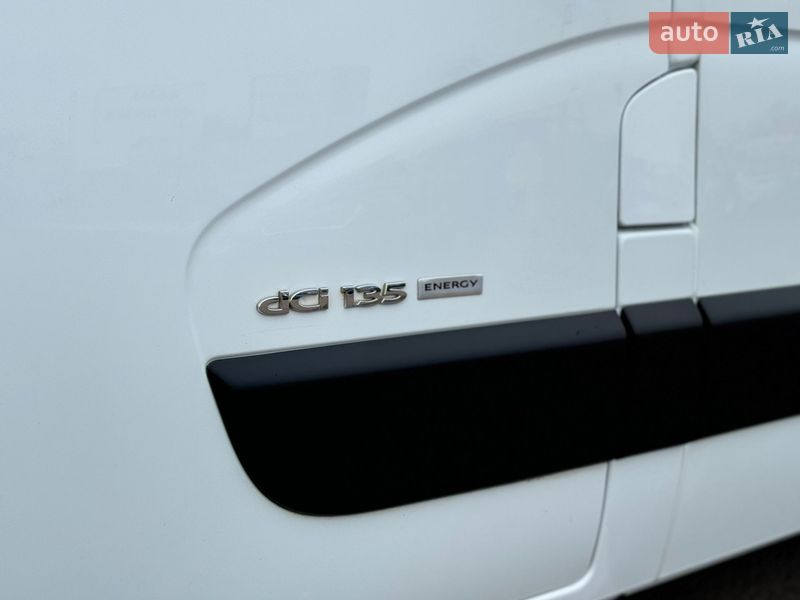 Вантажопасажирський фургон Renault Master 2017 в Києві