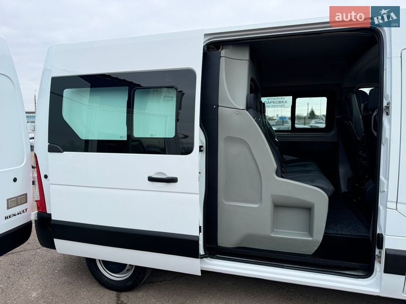 Вантажопасажирський фургон Renault Master 2017 в Києві