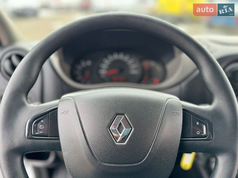 Вантажопасажирський фургон Renault Master 2017 в Києві