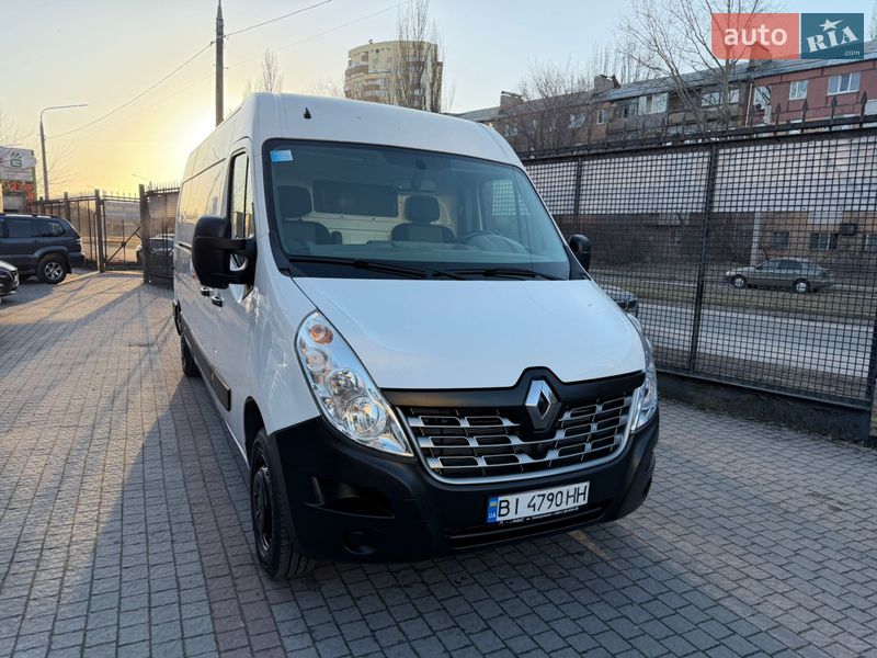Вантажопасажирський фургон Renault Master 2016 в Запоріжжі