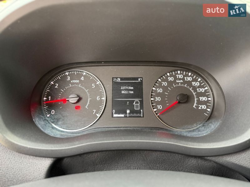 Вантажний фургон Renault Master 2021 в Чернівцях