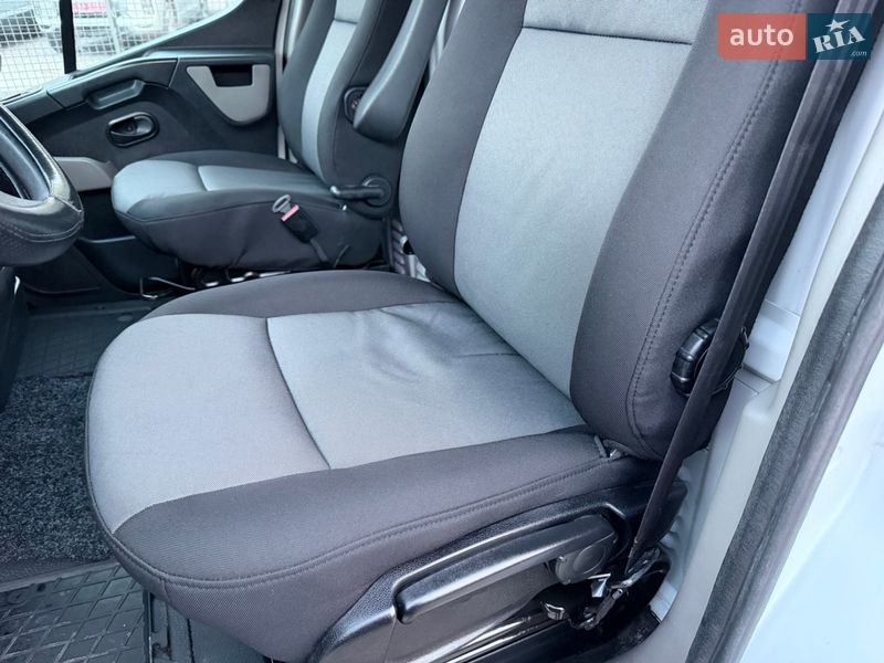 Вантажопасажирський фургон Renault Master 2016 в Запоріжжі