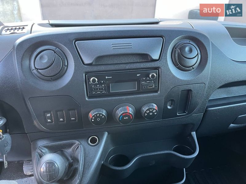 Грузовой фургон Renault Master 2017 в Дубно