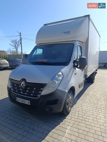 Вантажний фургон Renault Master 2016 в Звенигородці