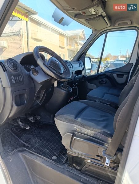 Вантажний фургон Renault Master 2016 в Звенигородці