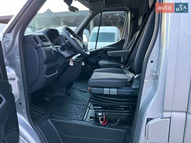 Тентованый Renault Master 2022 в Хусте