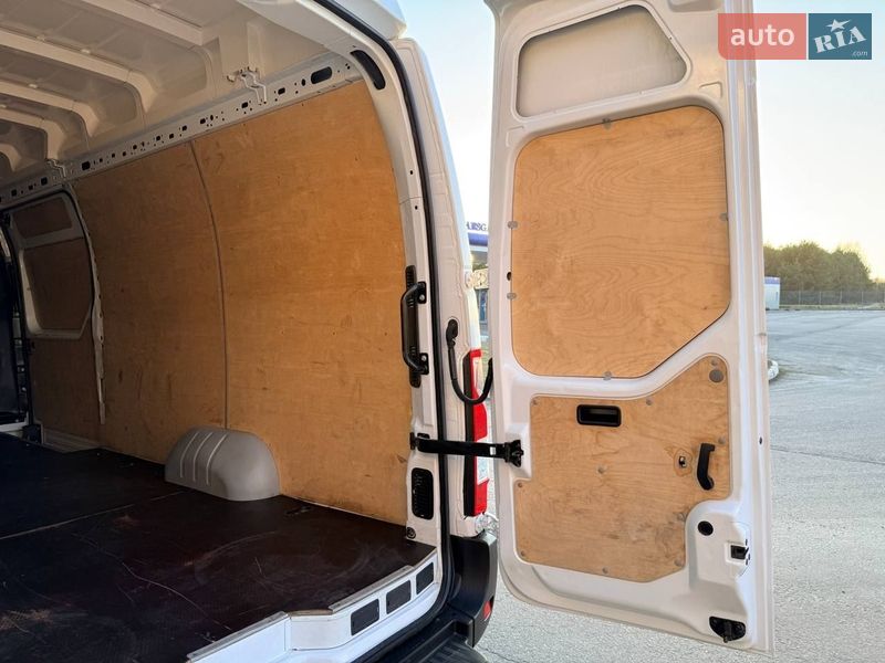Грузовой фургон Renault Master 2021 в Киеве