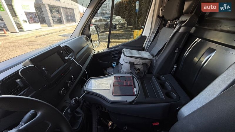 Вантажний фургон Renault Master 2023 в Львові