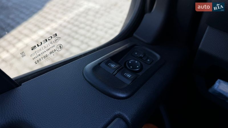 Вантажний фургон Renault Master 2023 в Львові